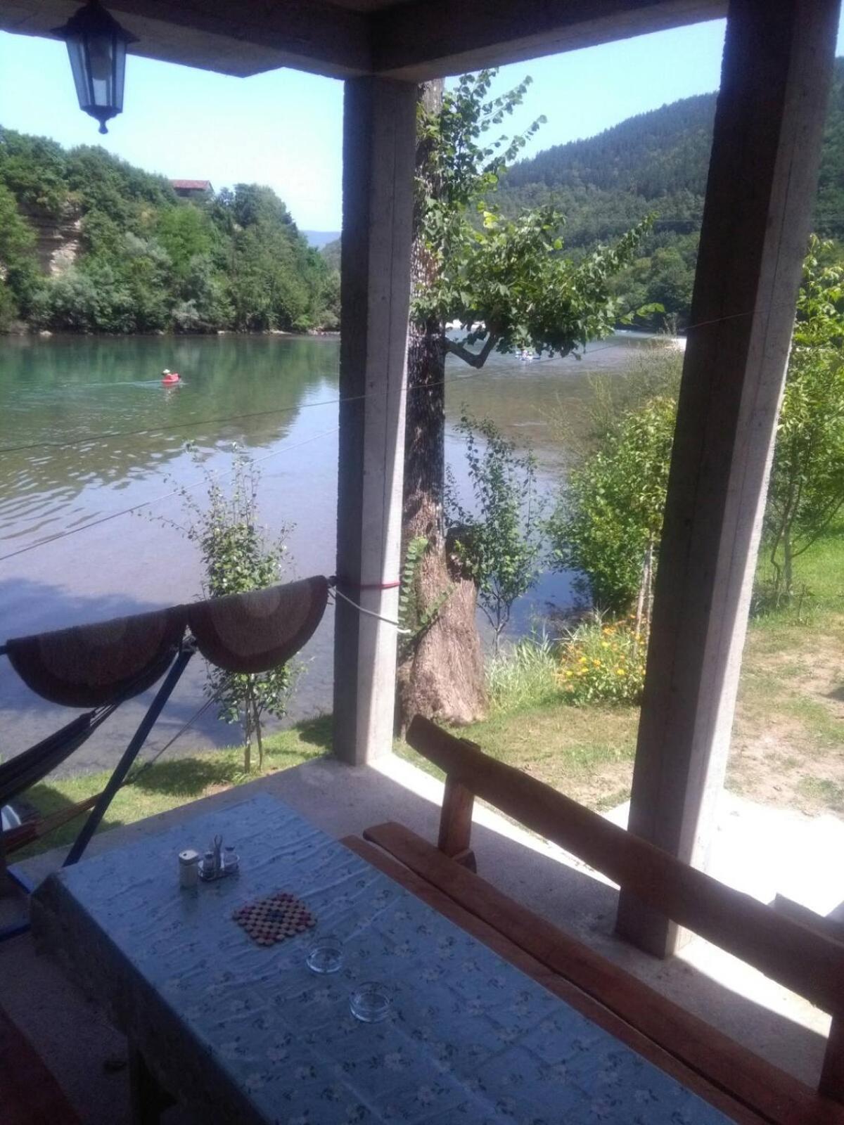 Prenociste Na Drini Foca Bed & Breakfast Luaran gambar